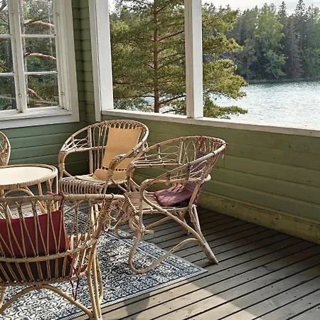 Pensar & Ravintola Sandvik 홀리데이파크 나우보