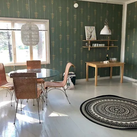 Pensar & Ravintola Sandvik 홀리데이파크